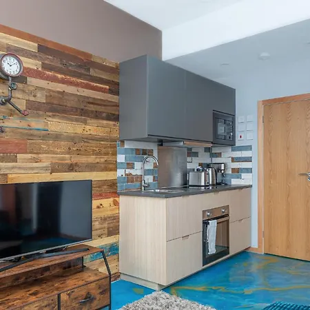 Apartment New Stylish Flat Near Woolwich Tube *