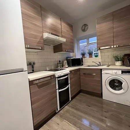 Flat Apartment *
