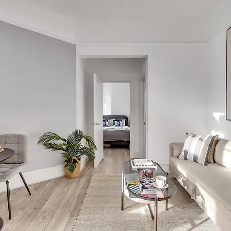 The Abingdon Apartment