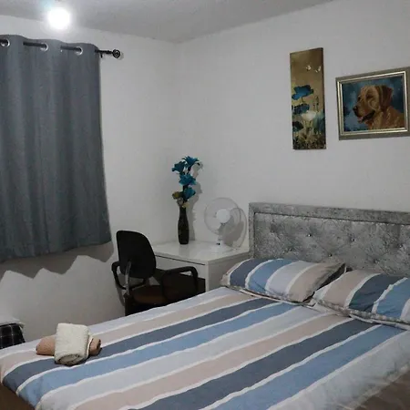 Holiday home Comfortable 2-bed House In Zone 2