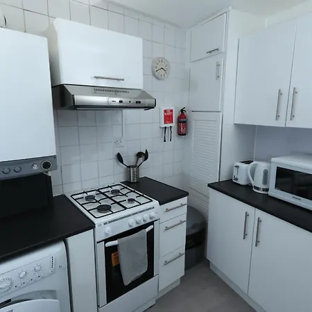 Apartment Self Contained 2 Bedroom Flat In Southwark *