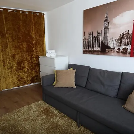Apartment Self Contained 2 Bedroom Flat In Southwark London
