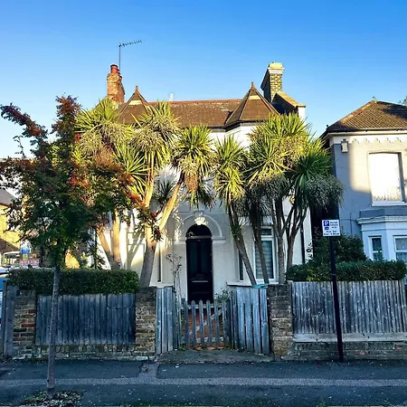 Apartment 3 Bed Ground Floor Flat