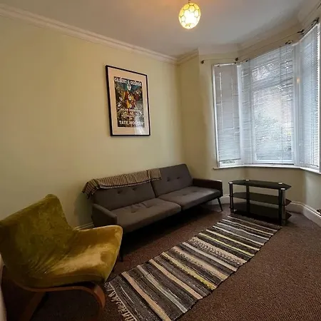 3 Bed Ground Floor Flat London