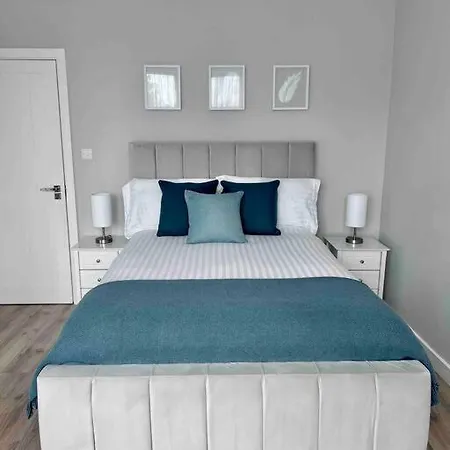 Private Luxury One Bedroom With Parking Palmers Green
