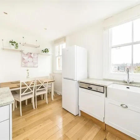 Bond Street Station 2 Bed Flat London