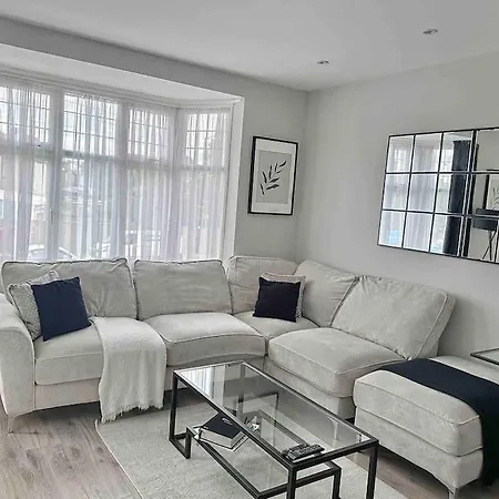 Apartment Private Luxury One Bedroom With Parking Palmers Green