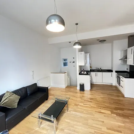 Apartment Serviced In Kensington Victoria