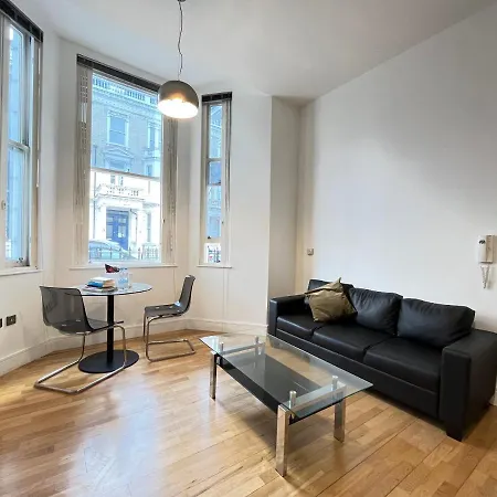 Serviced In Kensington Victoria * London