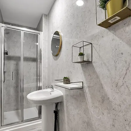 The Phillimore Apartment *