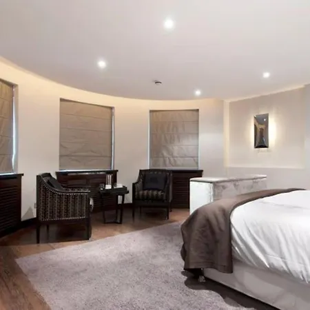 Mayfair Penthouse With Rooftop Facing Hyde Park Apartment London