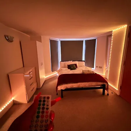 Serviced In Kensington Victoria Apartment London