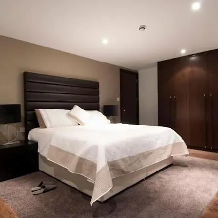 Mayfair Penthouse With Rooftop Facing Hyde Park Apartment *