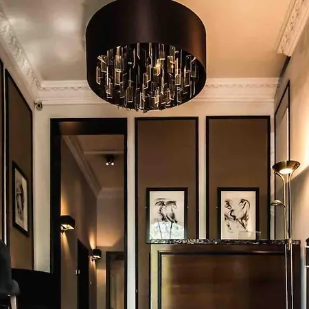 Mayfair Penthouse With Rooftop Facing Hyde Park