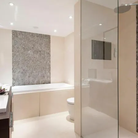 Mayfair Penthouse With Rooftop Facing Hyde Park * London