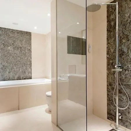 Mayfair Penthouse With Rooftop Facing Hyde Park Apartment *