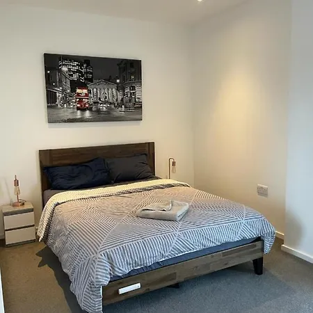 Homestay Luxury En-suite Olympic Village In Shared *