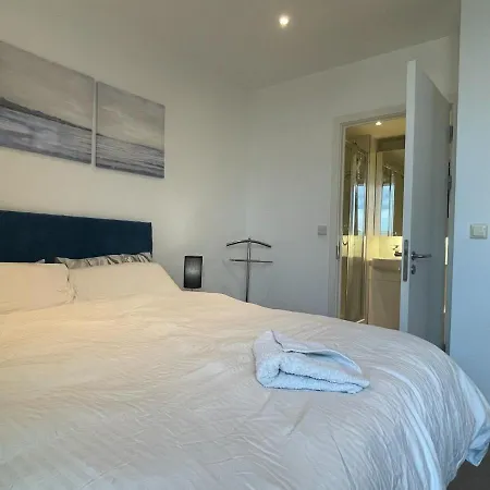 Luxury En-suite Olympic Village In Shared *
