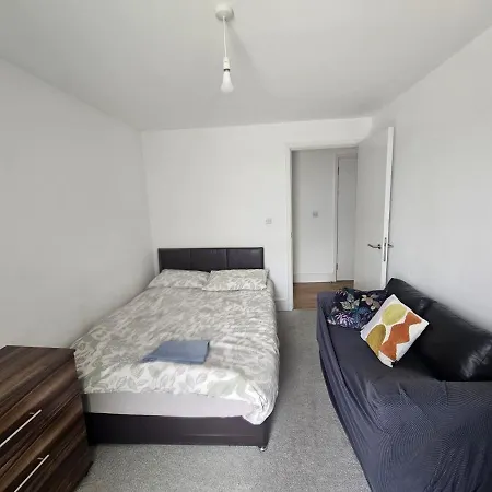 Hippersley Point, Tilston Bright Square, Abbey Wood, Se2 9dr, Uk * London