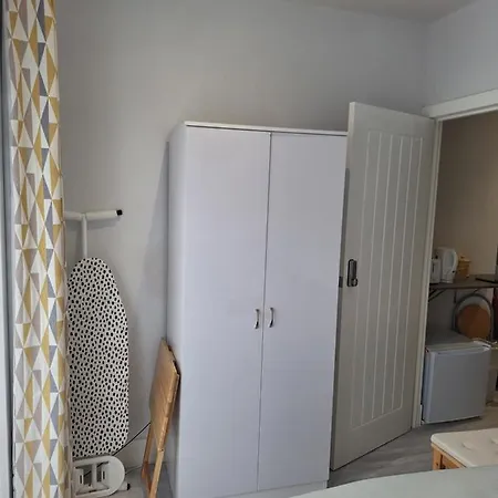 Deluxe Single Only For One Adult Northolt (Greater London)