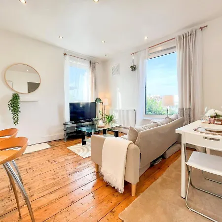 Stylish Flat Near Westfield & O2 Shepherd's Bush *
