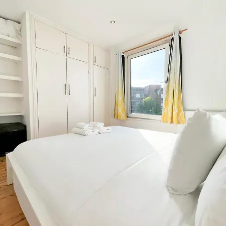 Stylish Flat Near Westfield & O2 Shepherd's Bush London