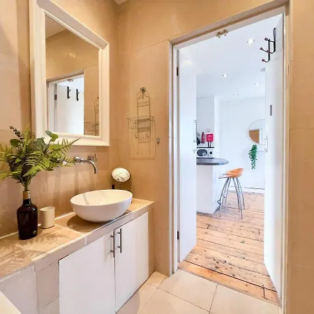 Stylish Flat Near Westfield & O2 Shepherd's Bush