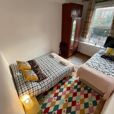 Spacious Family Flat Apartment *