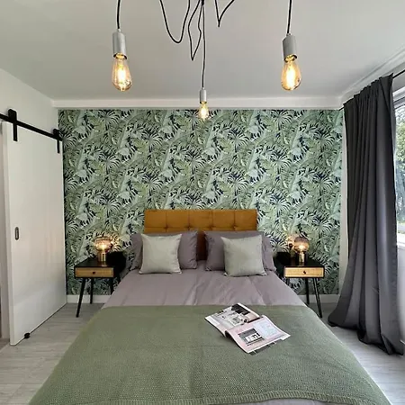 Chic 5-br, Ensuites With Tvs * London