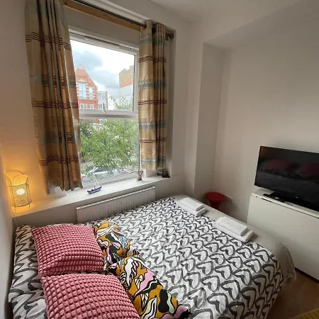 Apartment Spacious Family Flat London