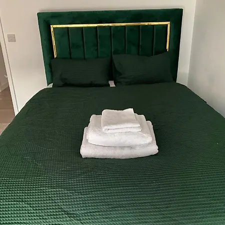 Escape Homes Apartment *