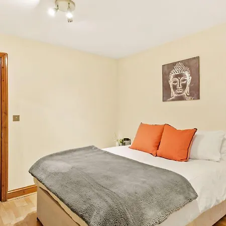 Westway Hububb Guest house