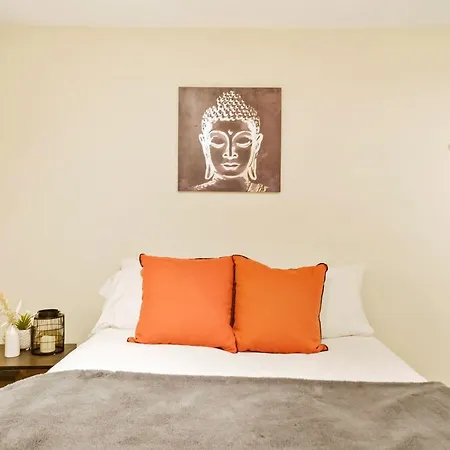 Westway Hububb Guest house London