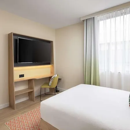 Hotel Hampton By Hilton Old Street 3*