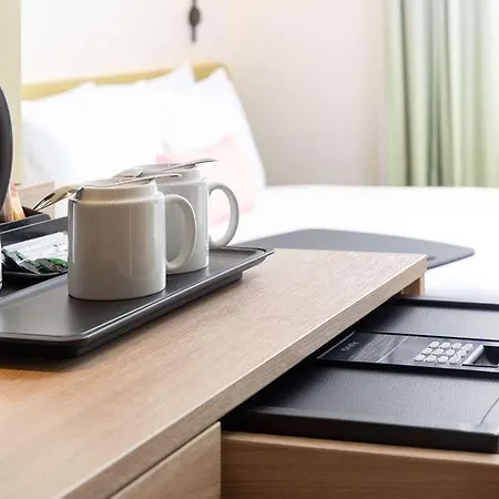 Hampton By Hilton Old Street 3*