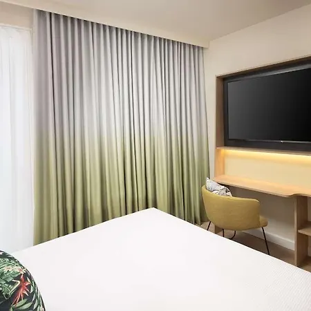 Hampton By Hilton Old Street Hotel 3*