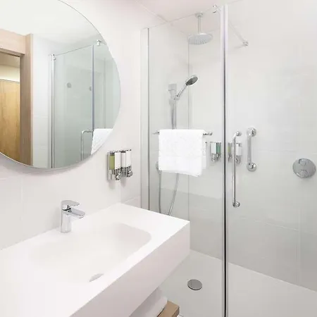 Hampton By Hilton Old Street 3*