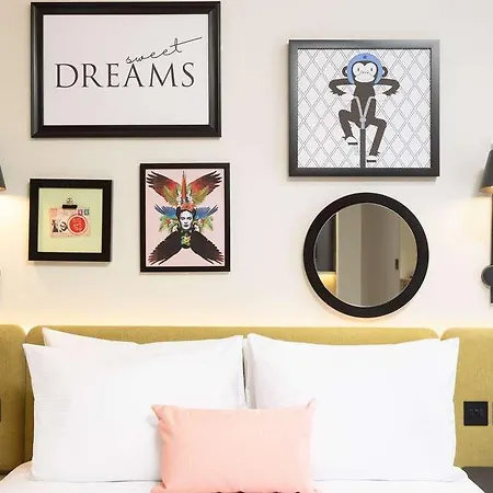 Hampton By Hilton Old Street Hotel 3*