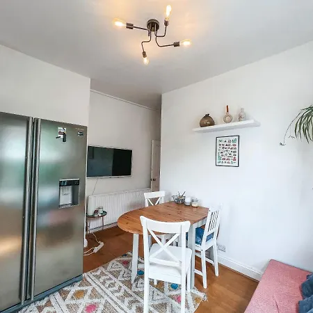 Gorgeous 3 Bed With Garden Office By Staybynumbers Apartment *