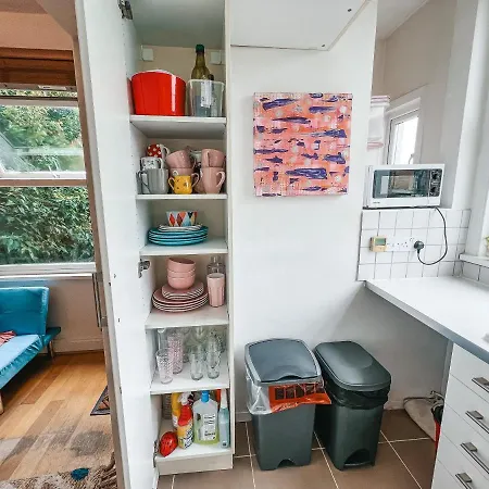 Gorgeous 3 Bed With Garden Office By Staybynumbers * London
