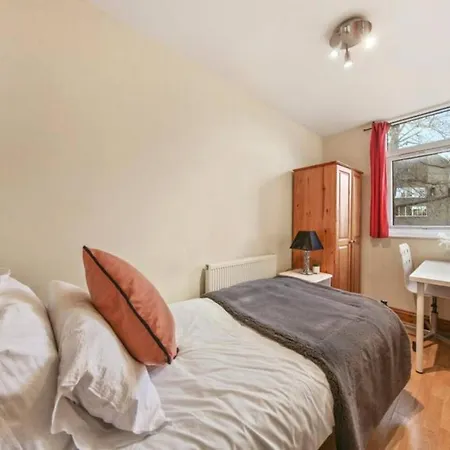 Guest house Westway Hububb London