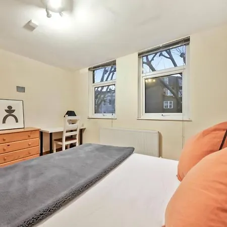 Guest house Westway Hububb London