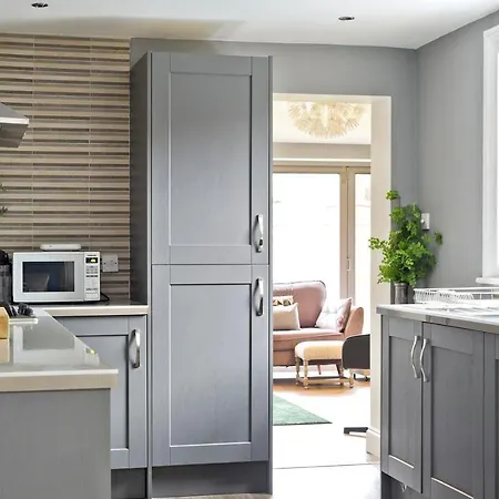 Apartment Stylish Family By Twickenham Stadium By Underthedoormat *