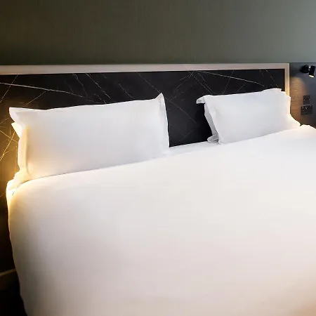 Hotel Sleeper At Royal National Londres