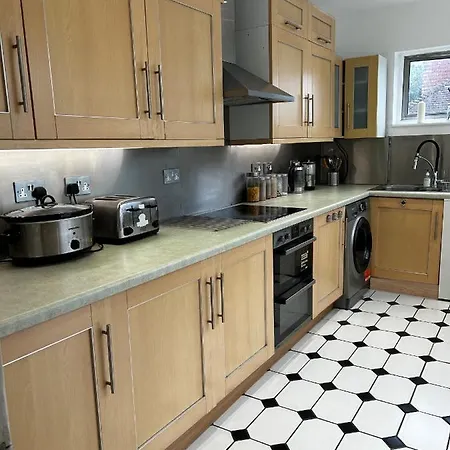 Wandsworth, South Deluxe King 3 London
