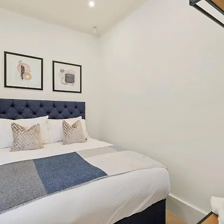 Stylish Family Near Kensington High Street Apartment *