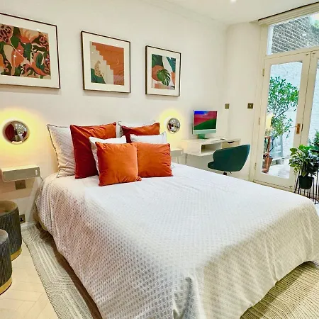 Beautiful 2 Bed Flat In South Kensington Apartment *