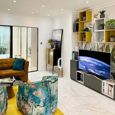 Beautiful 2 Bed Flat In South Kensington Apartment *