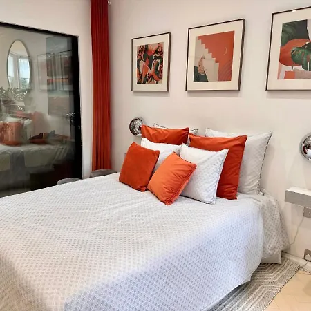 Beautiful 2 Bed Flat In South Kensington Apartment *