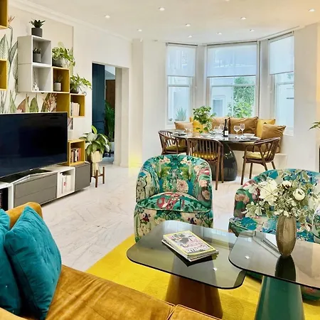 Beautiful 2 Bed Flat In South Kensington Apartment *